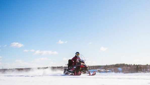 Snowmobile, Husky Safari_2