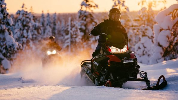 Snowmobile, Husky Safari_3