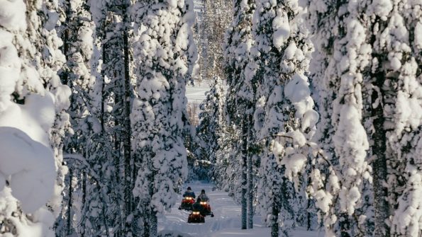 Snowmobile, Husky Safari_4