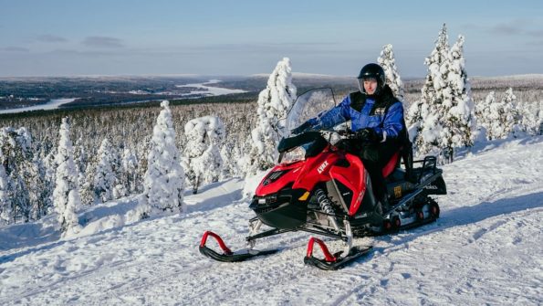 Snowmobile, Husky Safari_5